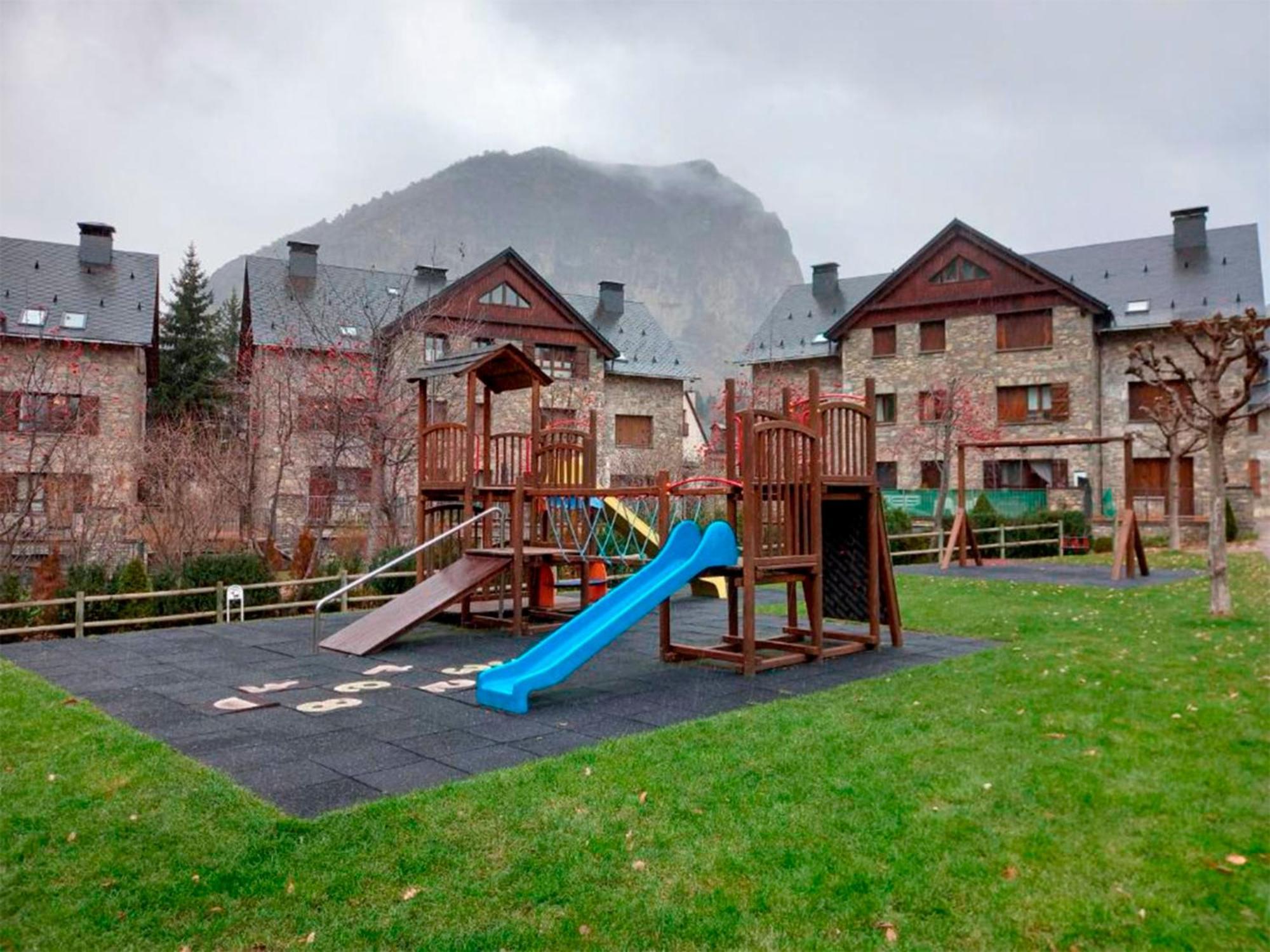 Apartamentos Escarrilla Suites 3000 Kültér fotó